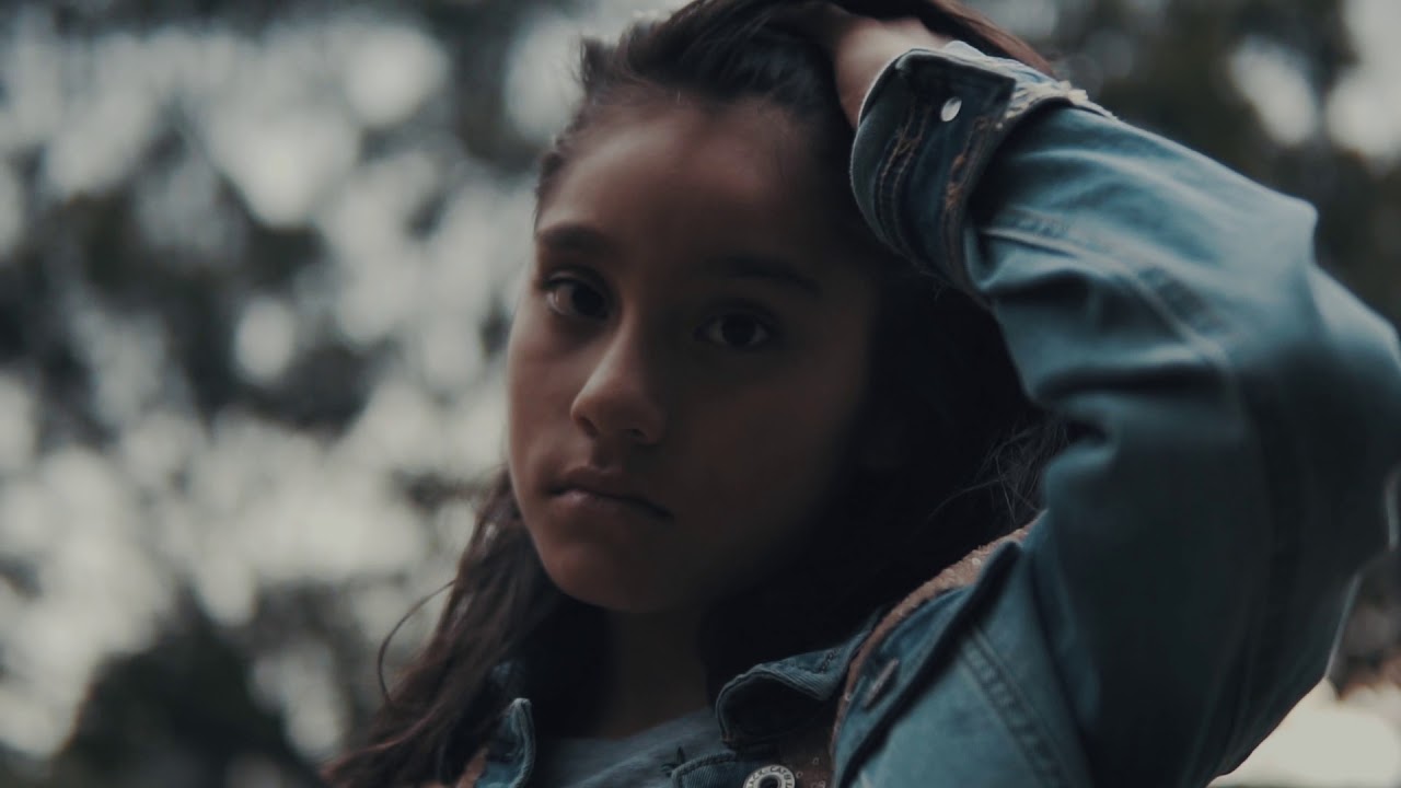 Hija Mía - Vinilo Mc (Video Oficial)