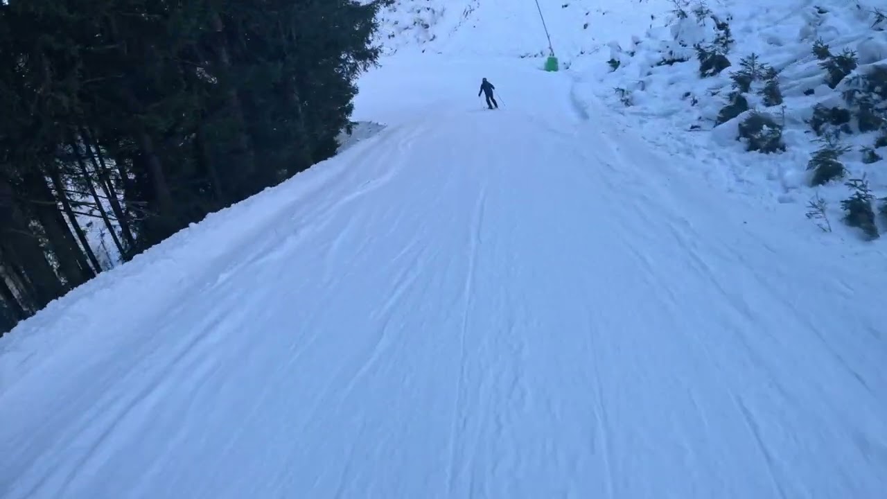 Red run 6 from the mid station. Patscherkofel, Innsbruck.