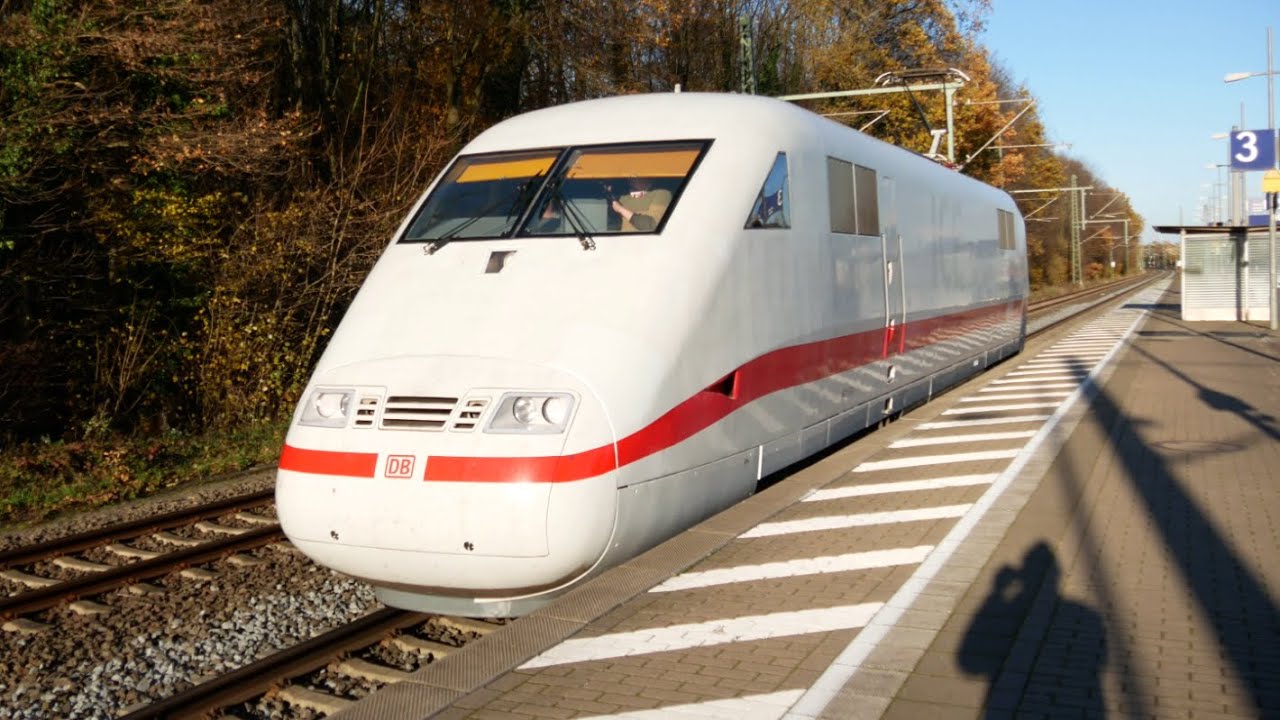 Sehr ungewöhnliche Züge... -  Strange railways...