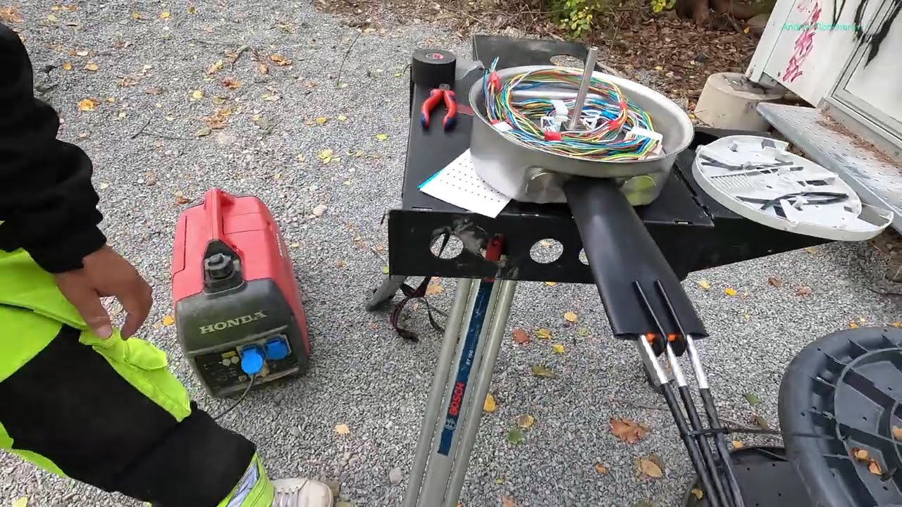 Оптоволокно в новую подстанцию.  Building a new FTTH node