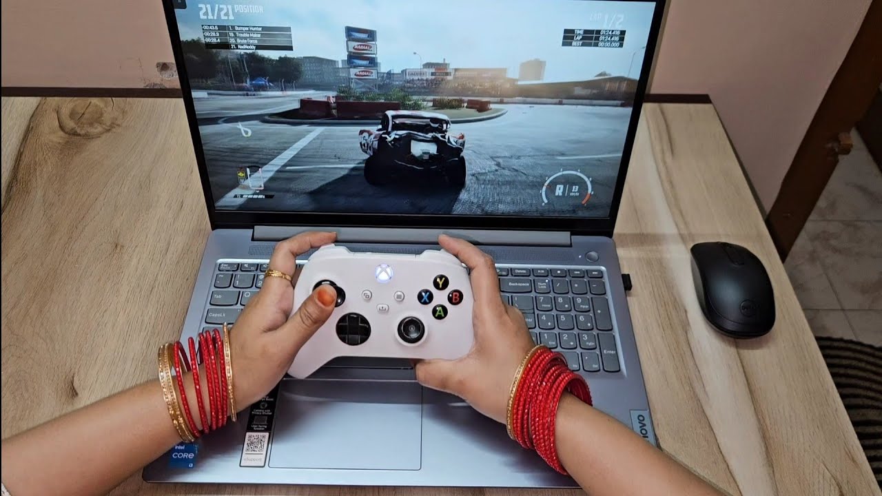 Playing Wreckfest 1st time on my Laptop 🤣