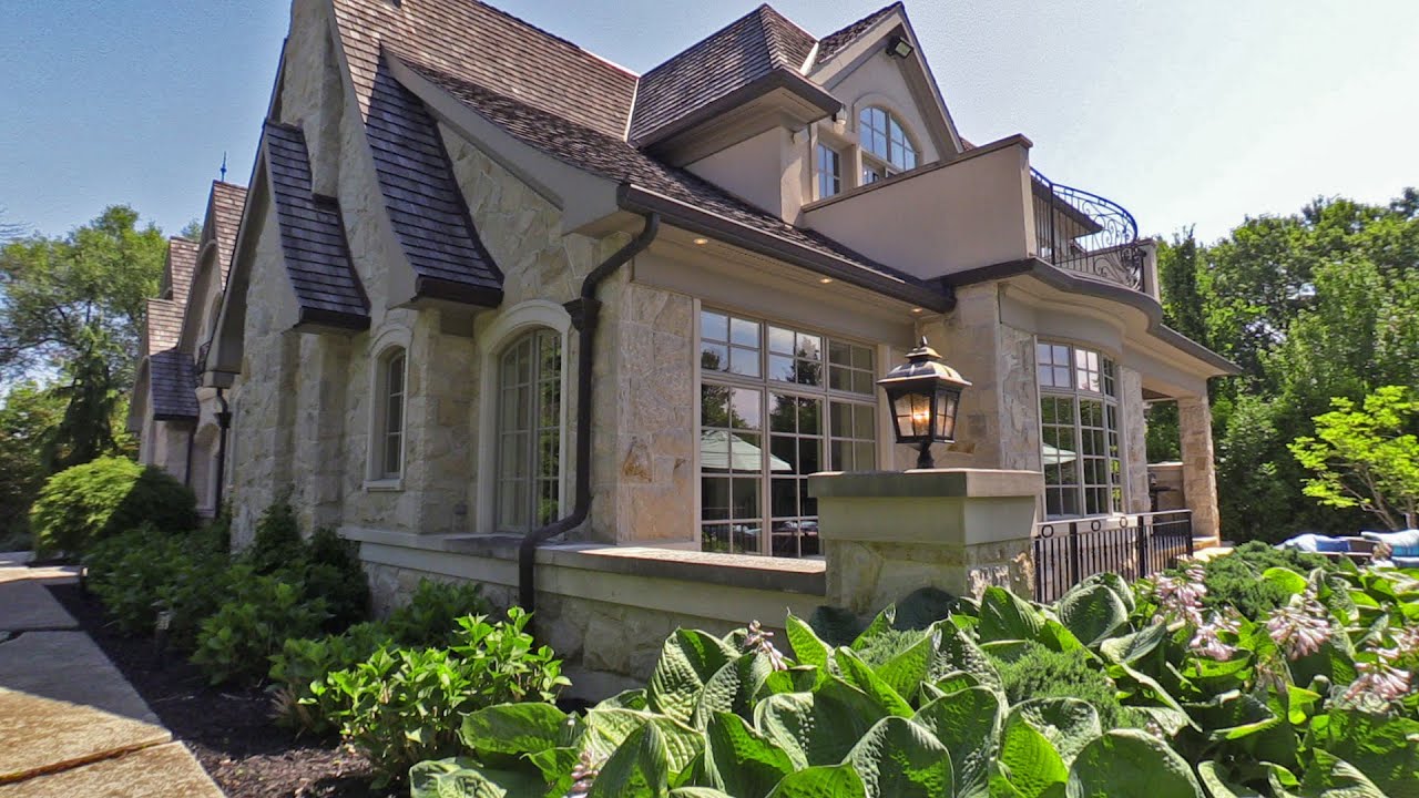 800 Caldwell Avenue Mississauga | (c)  1988 -  2016 Axiom Film & Video Productions