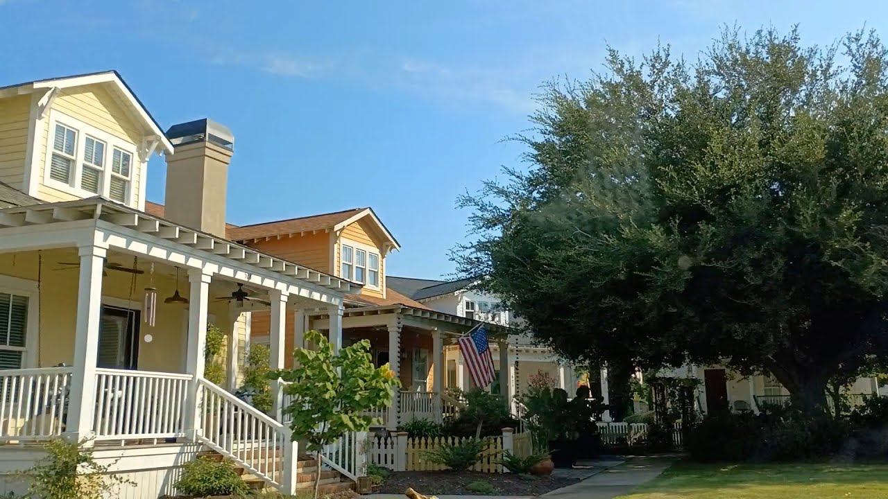 Cruising Through Hammonds Ferry: Southern Charm on the River