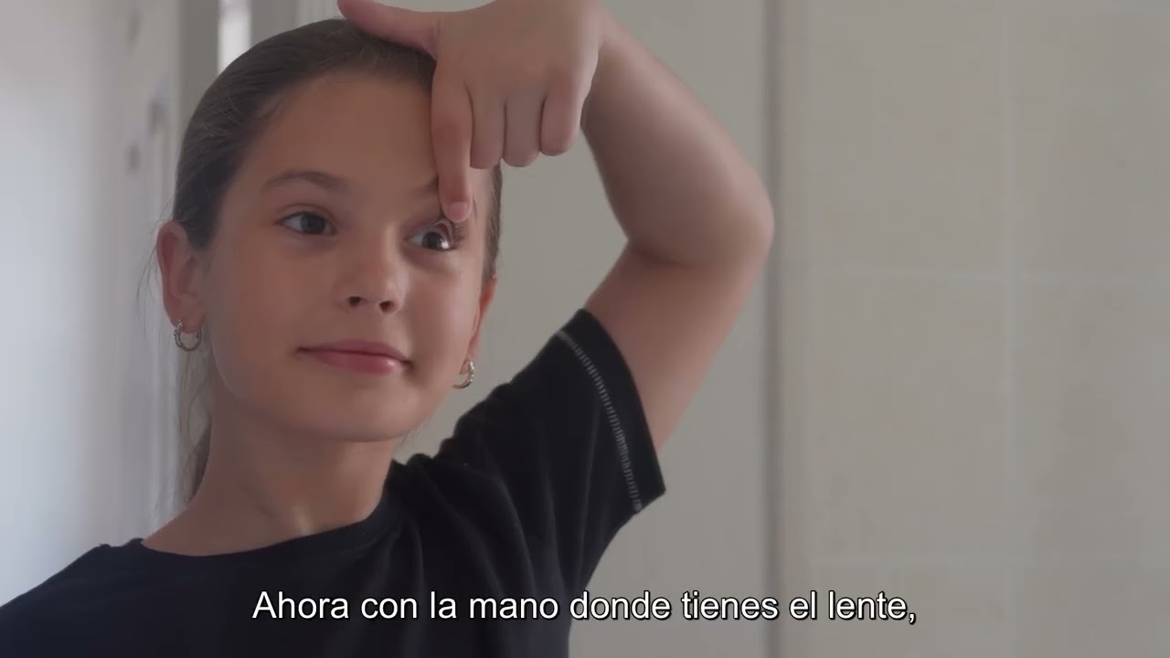 MiSight® 1 day – Sofía te muestra cómo colocar y quitar tus lentes de contacto