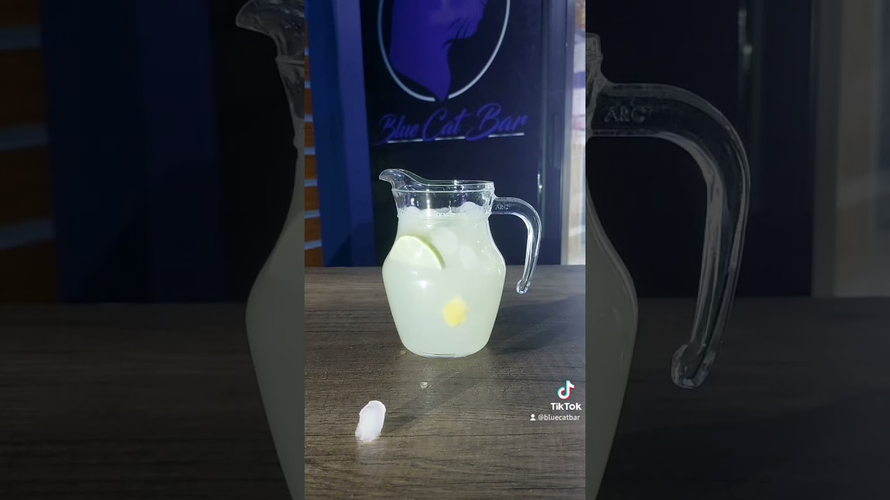 Limon&aacute;d&eacute; ASMR🧊🍋🍊🍋&zwj;🟩 💙🐈&zwj;⬛ #lemonade #limon&aacute;d&eacute; #icecube #bar #bluecatbar