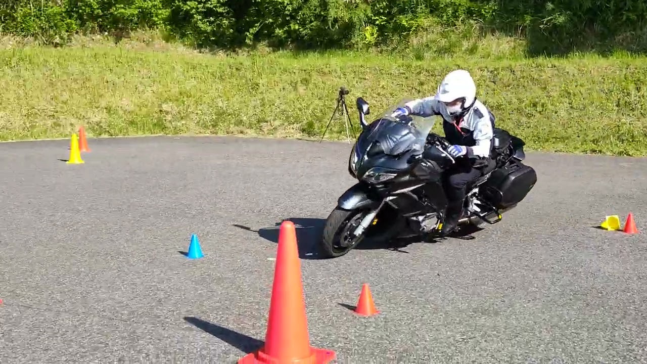 FJR1300Aコーススラローム走行①