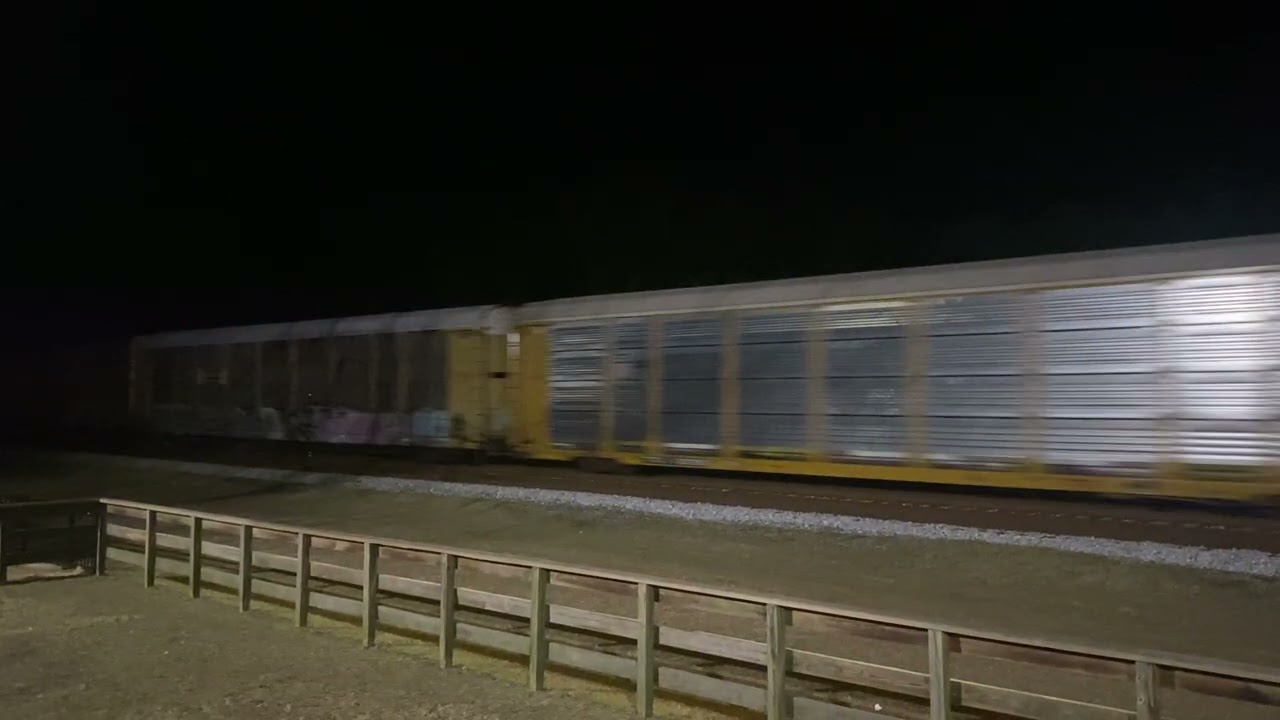 CSX M210 passing Folkston, GA w/ Weak horn