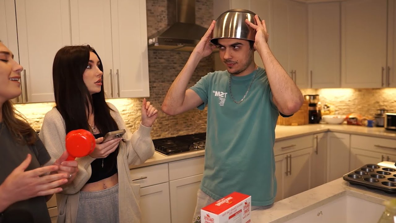 Baking cupcakes with ImperialHal & TiffaJessi