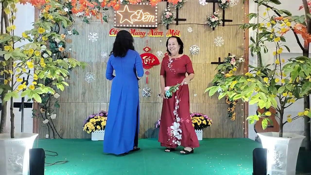 CHUNG MỘT BẾN ĐÒ / CHIẾN CHIẾN - CHỊ ẢNH