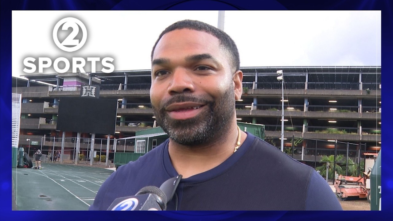 Hawaii Football great Adam Leonard visits UH Spring Training Camp