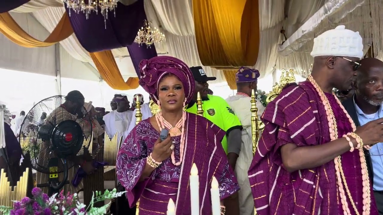MONEY RAIN AT THE FIRST YEAR CORONATION OF OBA OLUMEGBON