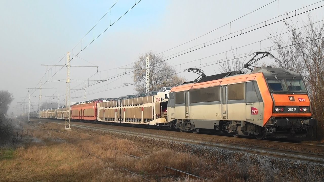 Méli-mélo de trains en mode bi-pantos sous le givre