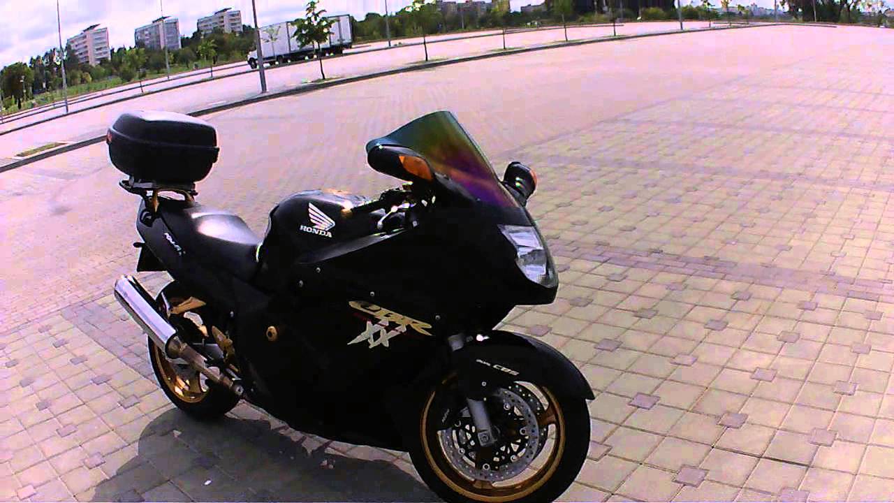 Обзор Honda CBR1100XX Super Blackbird