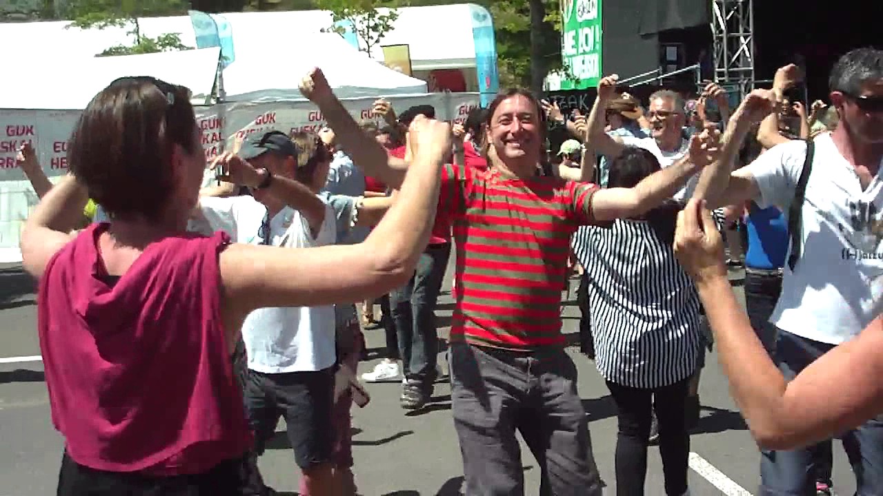 Larrain dantza Herri Urrats Senpere 2017-5-14