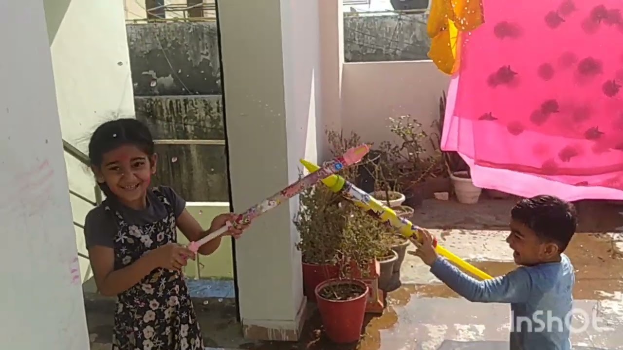 Kuch is trah ki rhi holi hmari 