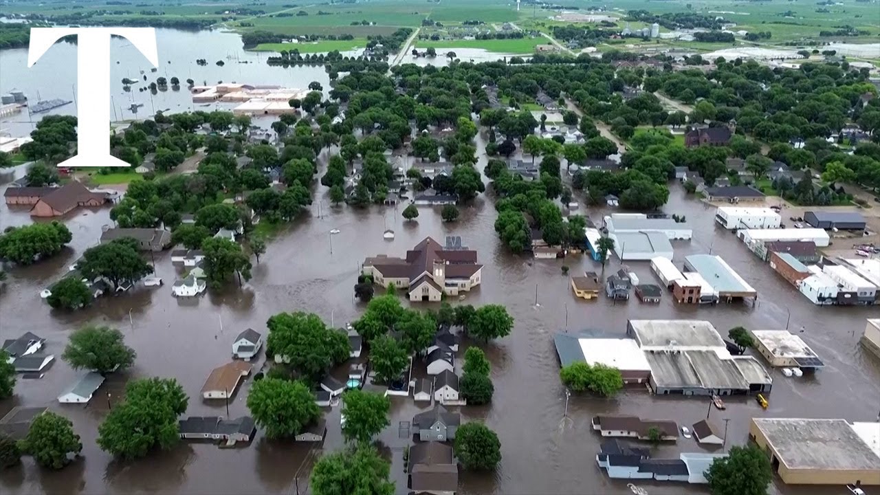 Flash flooding leads to evacuations of northern Iowa town