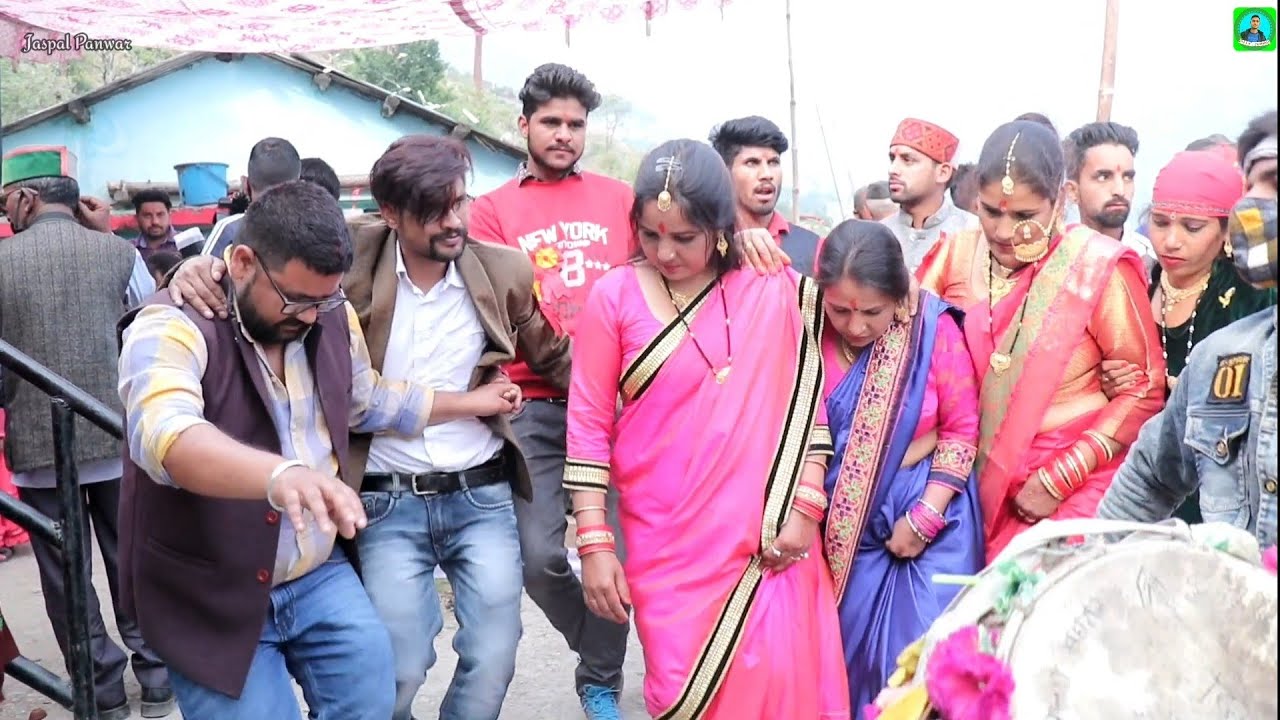 Pahadi Marriage Dance || Jaunsari band Baja Dance || Beautiful Pahari Culture Dance