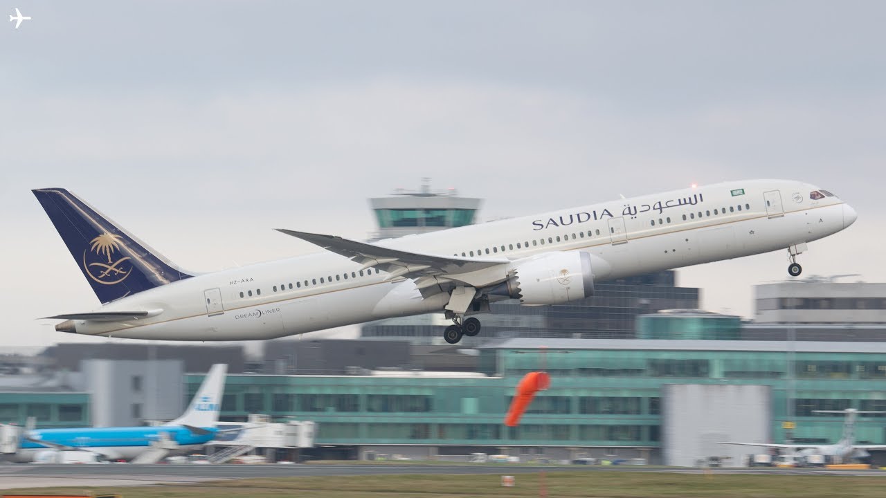 4K Winter Planespotting at Manchester Airport - Runway 05L Traffic- Part 1