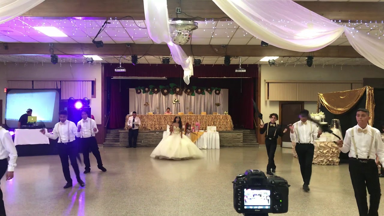 Se Busca, Vals de Entrada
