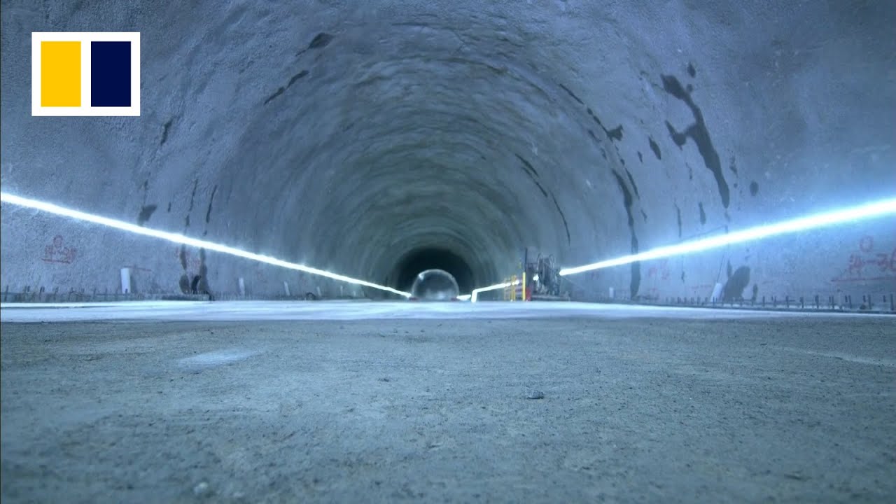 China builds world&rsquo;s longest expressway tunnel