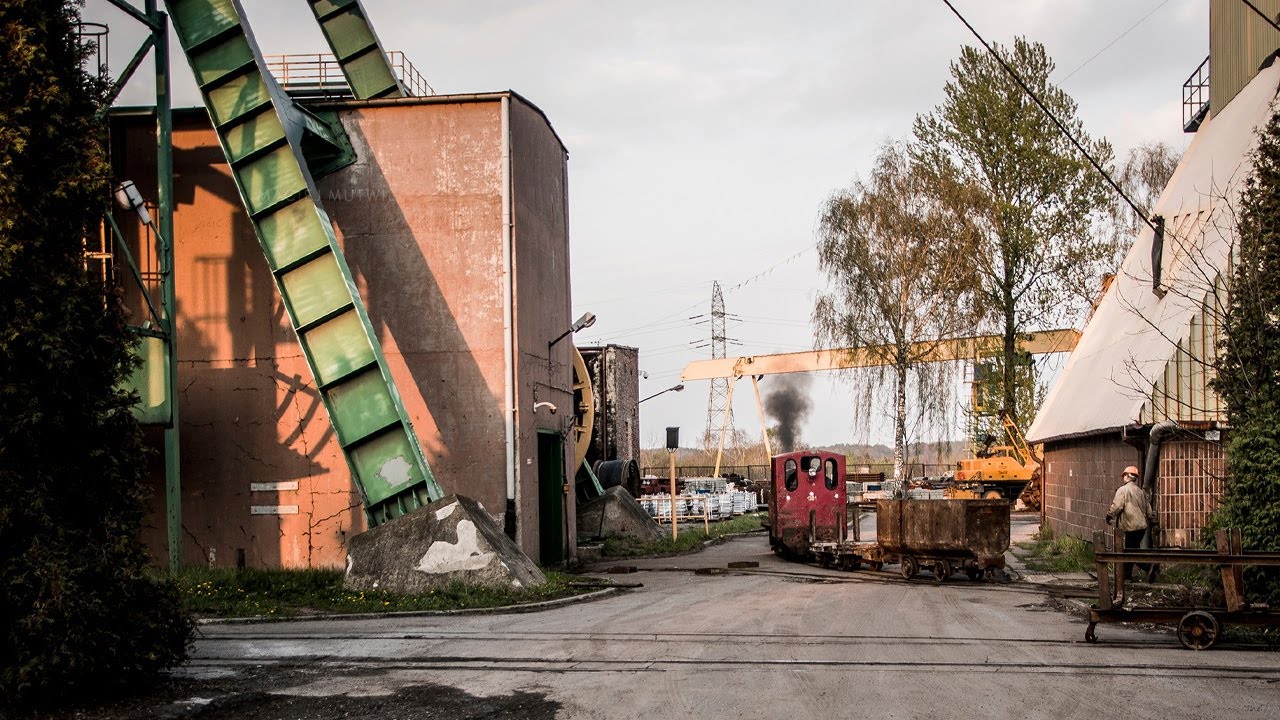 KWK Wieczorek – manewry wąskotorowe na terenie szybu Giszowiec (wiosna 2014)
