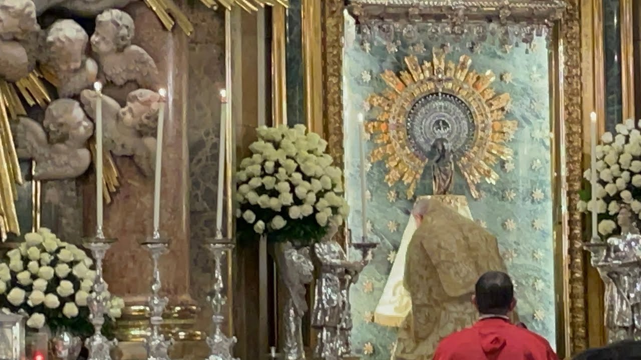 Claustro Magno y Salve Solemne. 1985 aniversario de la Venida de la Virgen María a Zaragoza.