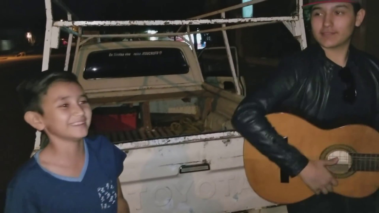Mario Delgado Jr. Con El Famoso Chore Salado Cantando 