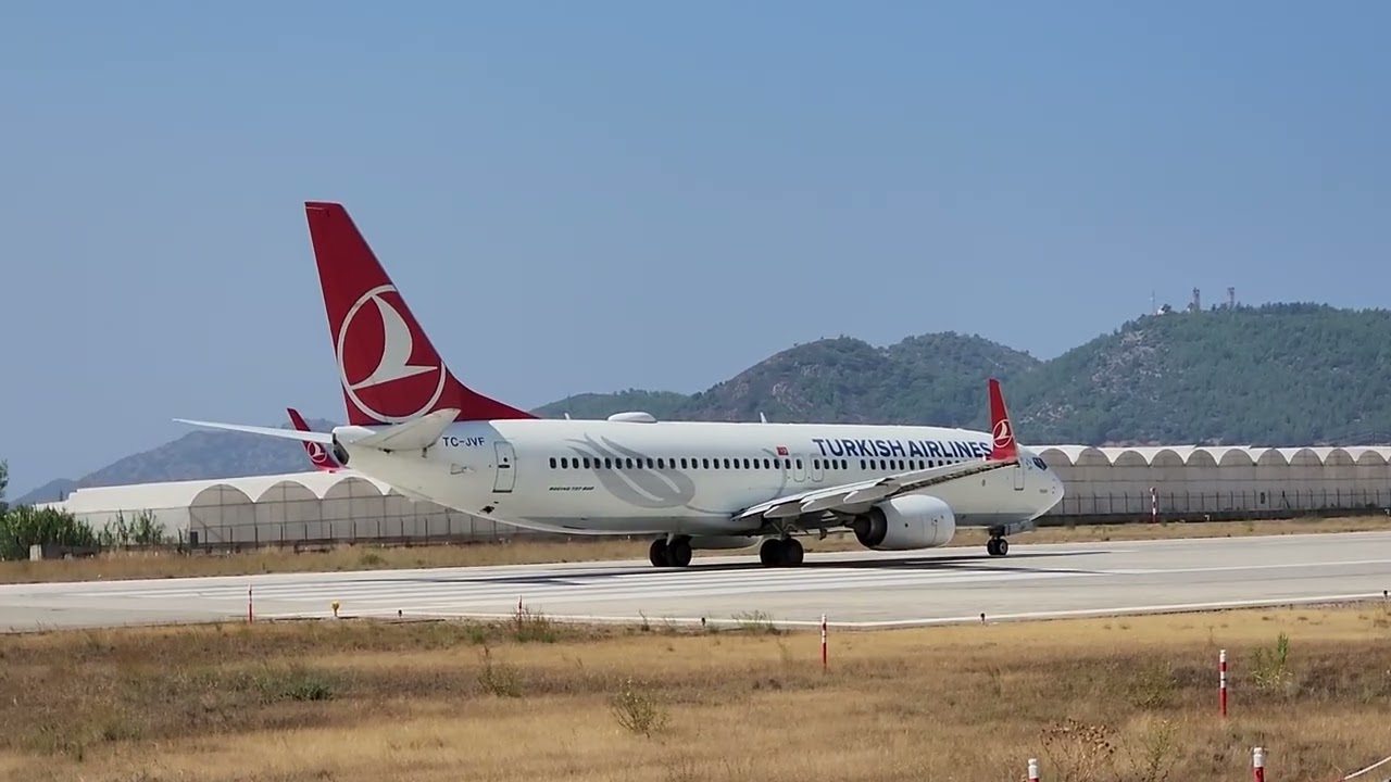 Turkish Airlines B738 TC-JVF Gazipaşa Airport [LTFG] RWY26 Take-off