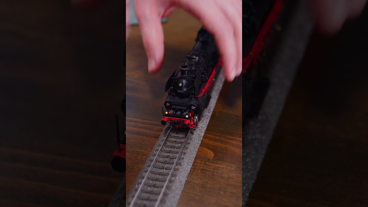 #m&auml;rklin class 18 - The #sounds of the express train #steam locomotive legend in #h0 🚂🔥