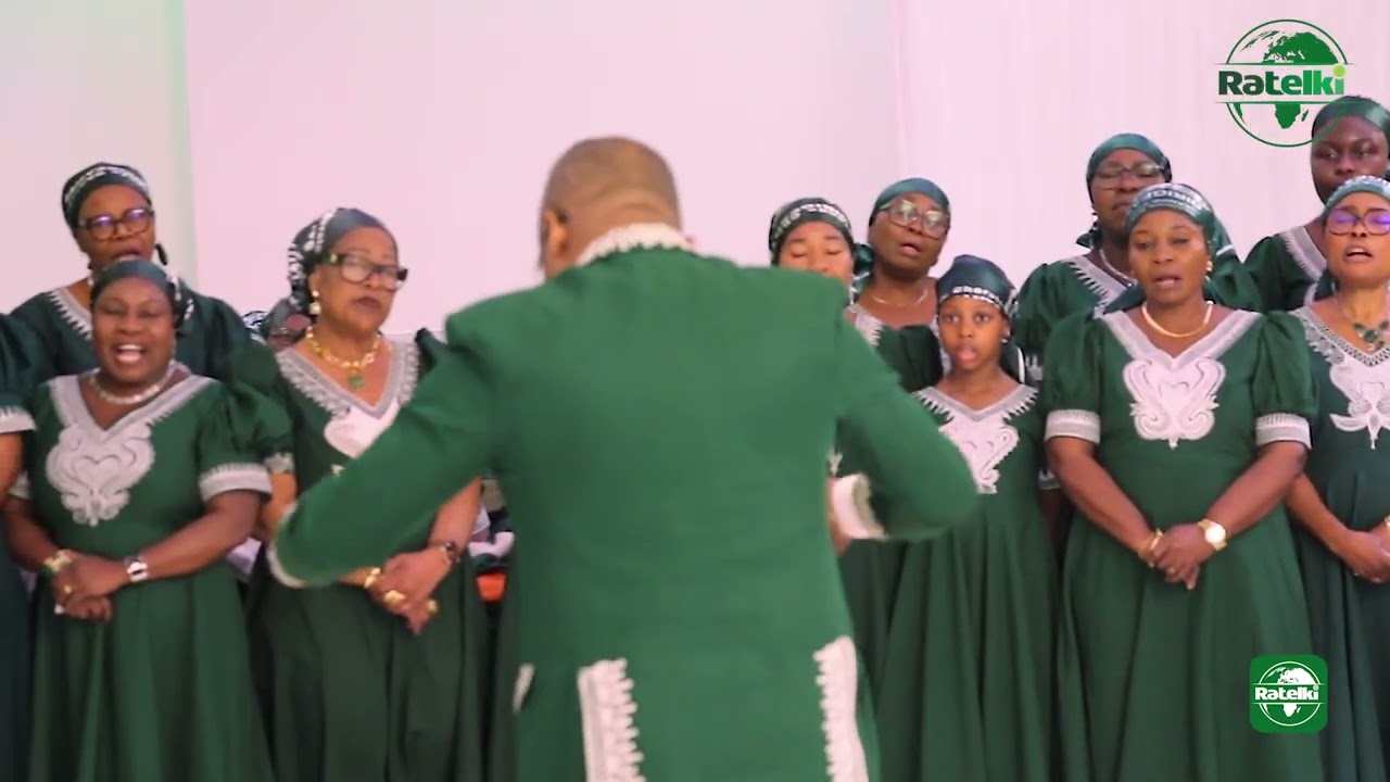 FI NTANGU NTANGU KUANDI FISIDI SIYA KEMBESA   -   CHORALE DES DIRIGEANTS SAINT DENIS