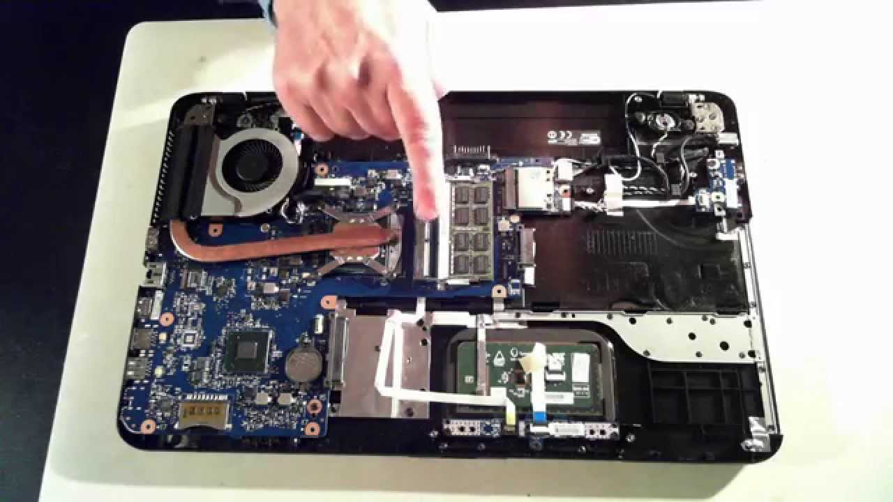 Toshiba Satellite C850 Teardown
