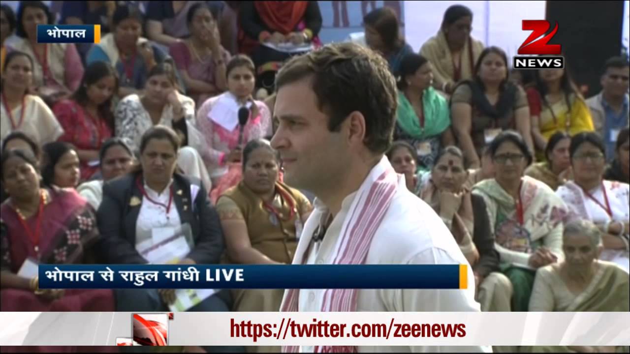 Bhopal: Rahul Gandhi interacts with women at Mahila Congress meet