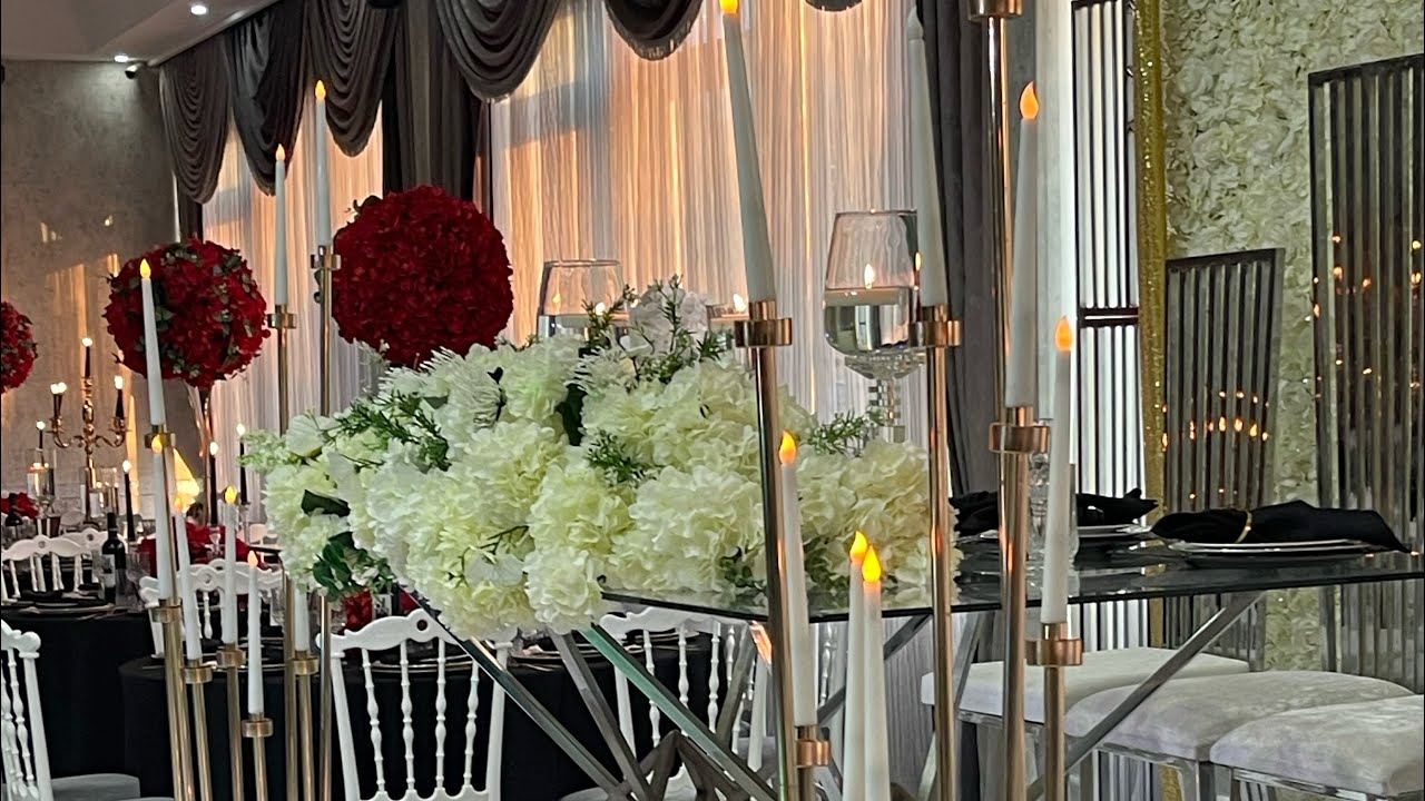 Mariage chic et &eacute;l&eacute;gant en rouge et noir dor&eacute;