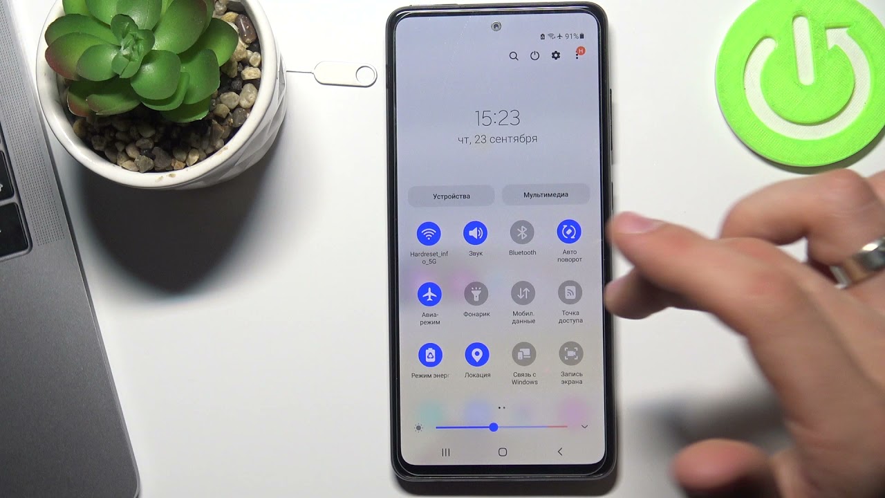 Где найти слот под SIM / SD карту на Samsung Galaxy A52s и открыть его
