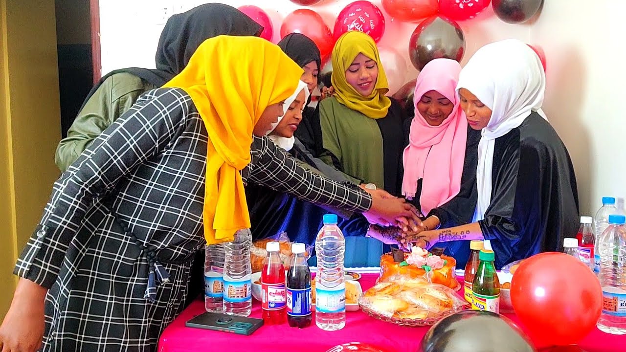 Kulaani Kara biyyaa gegesuuf surprise aji,baa goneefi gegesinee 🍰😅