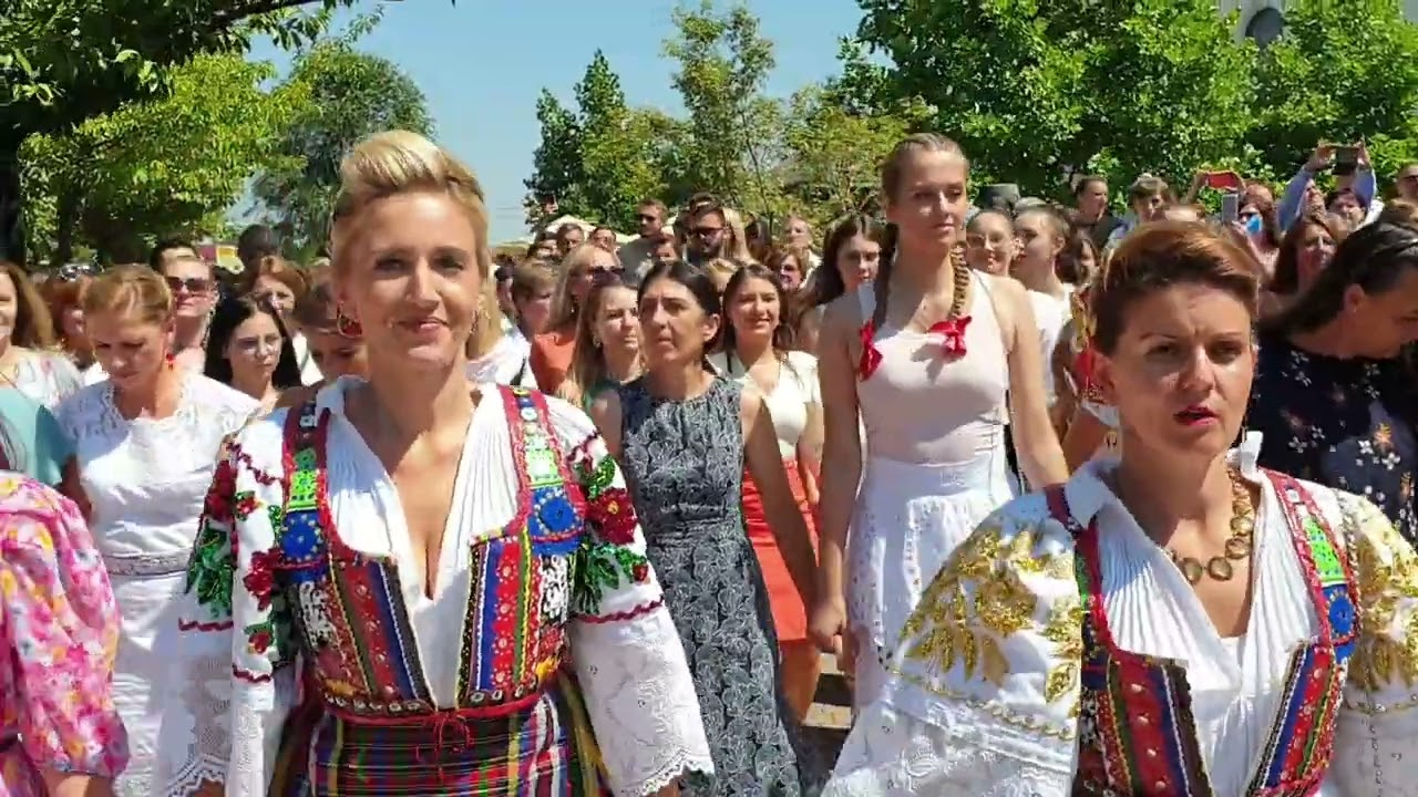 Kolo poslije svečane Svete Mise na Veliku Gospu 2022. (1. &2. dio)