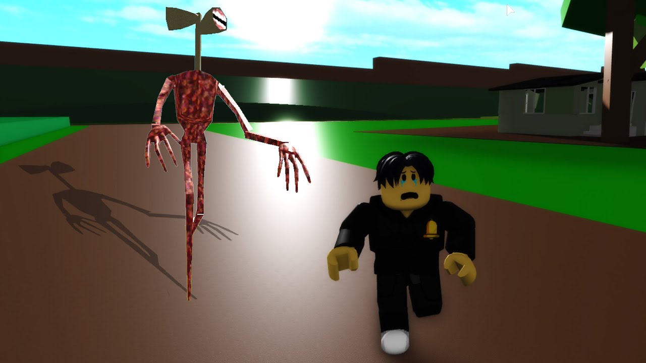 SIREN HEAD is after me in Roblox BrookHaven 🏡RP