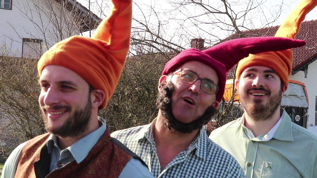 Maibaum aufstoin 2019 in Kraiburg.Inn