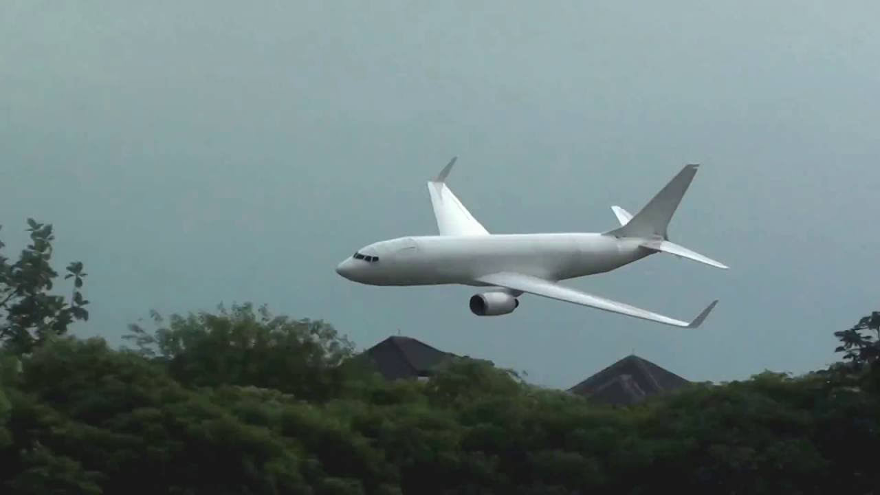 Boeing B737-800 homemade RC plane (pusher prop)