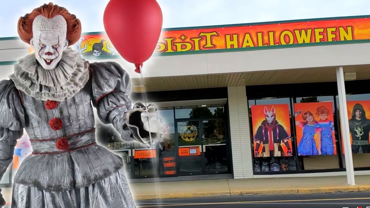 SPIRIT HALLOWEEN 2019 inside ABANDONED FASHION BUG - ALLIANCE OHIO