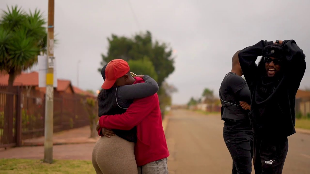 NIYATHEMBANA NA? EP418  | Making couples switch phones loyalty test south africa