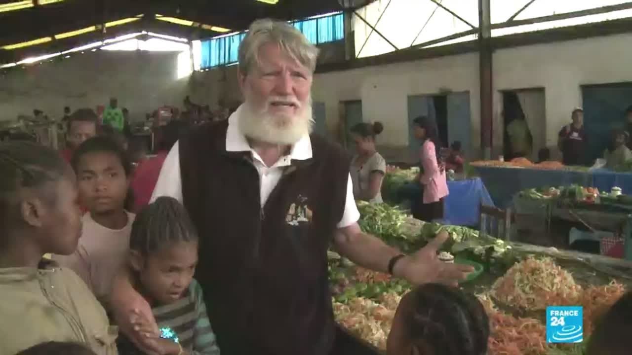 Père Pedro, le prêtre qui lutte contre la pauvreté à Madagascar