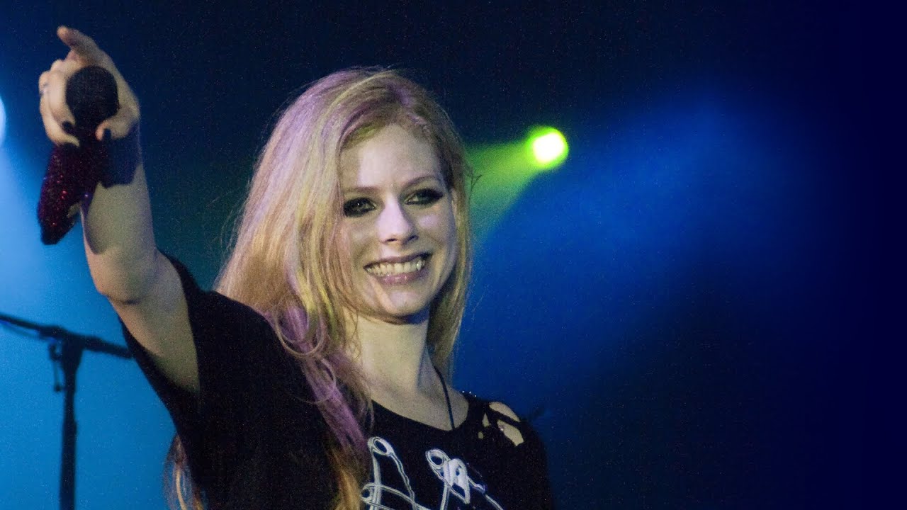 Avril Lavigne Live - The Black Star Tour: Greatest Hits