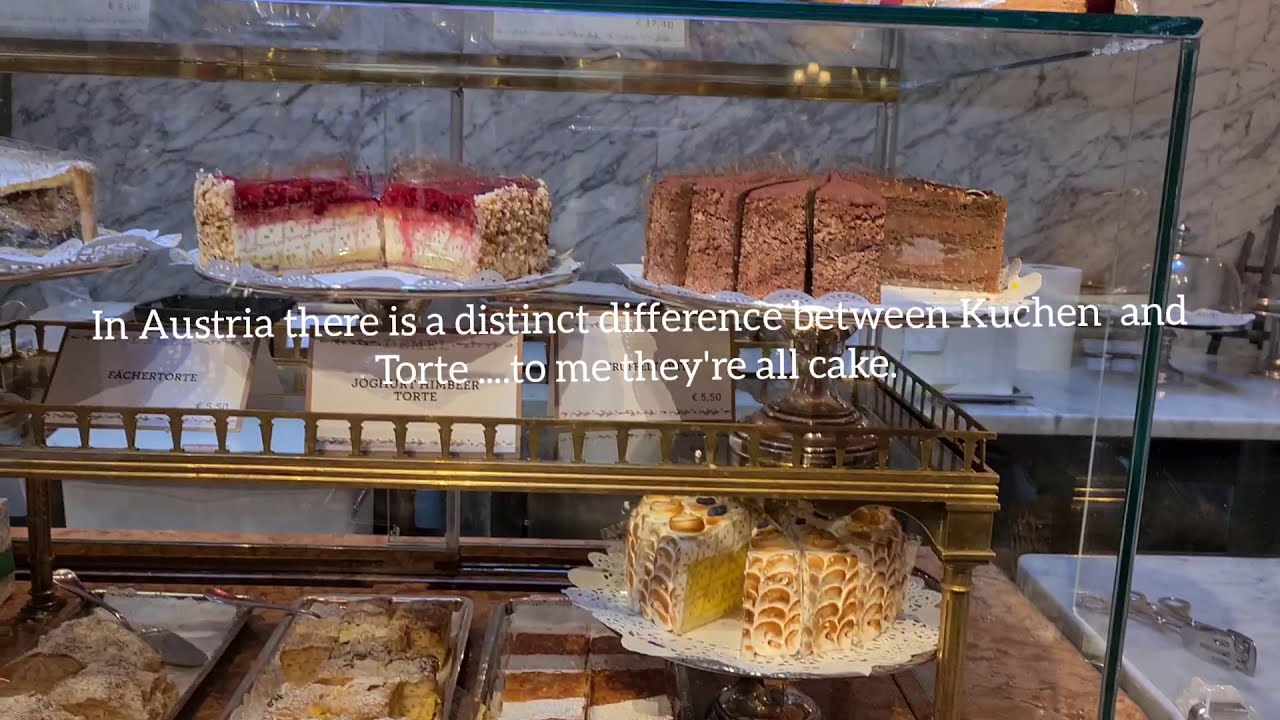 Daily life Vienna - walking through the city centre /Innere Stadt