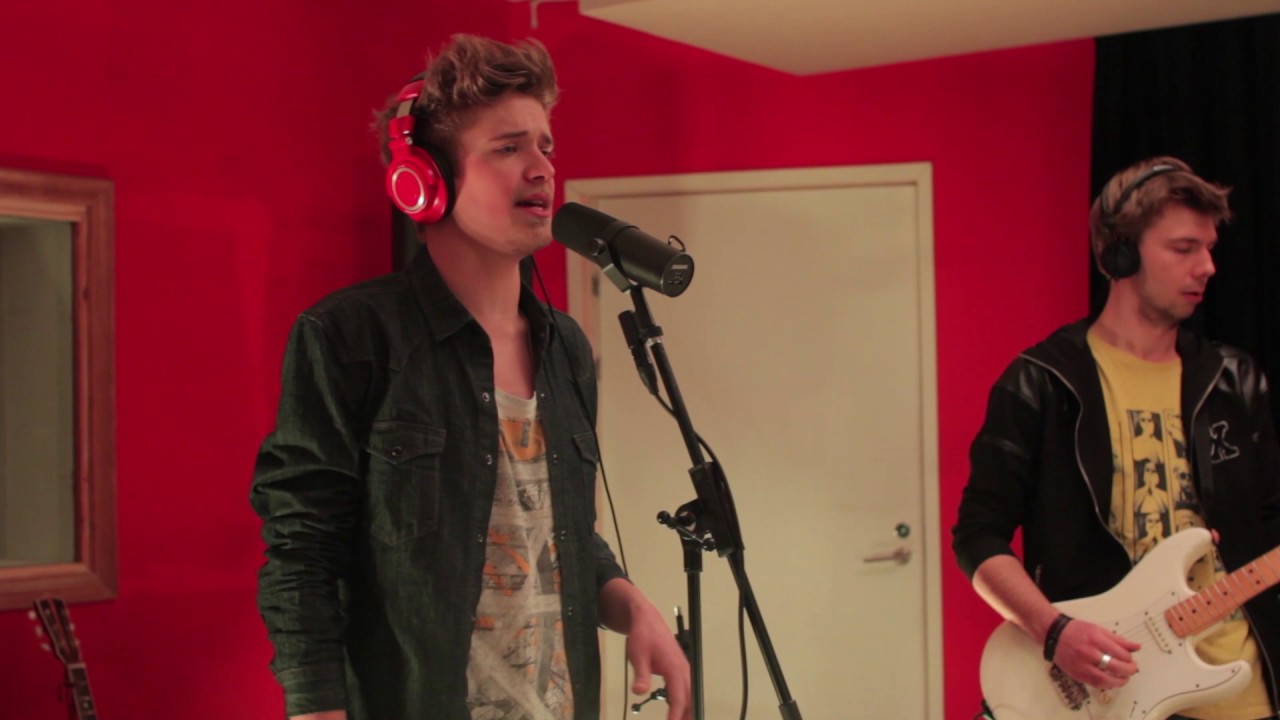 Bilebändi InstaGlamour - Easy Lover (cover)