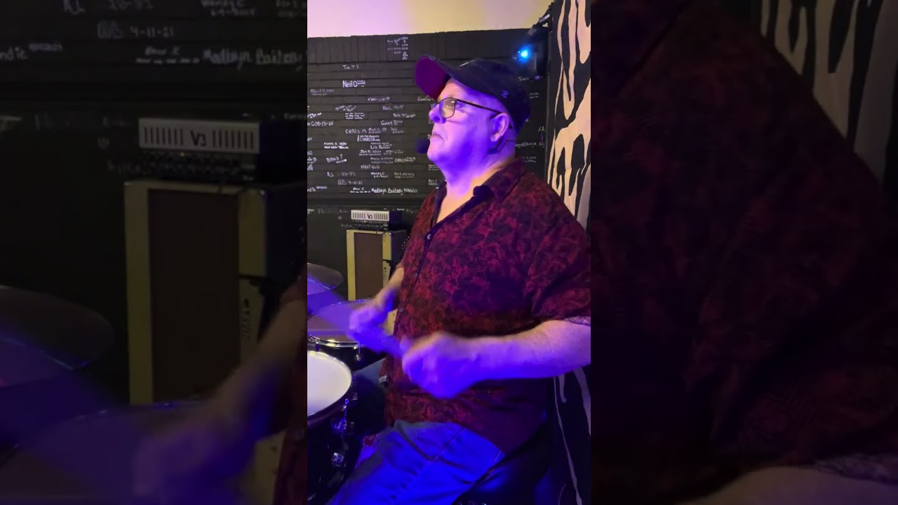 COVERING,COME TOGETHER,AEROSMITH,OUT OF THE FOG #shorts #shortsvideo #shortsviral #livemusia 