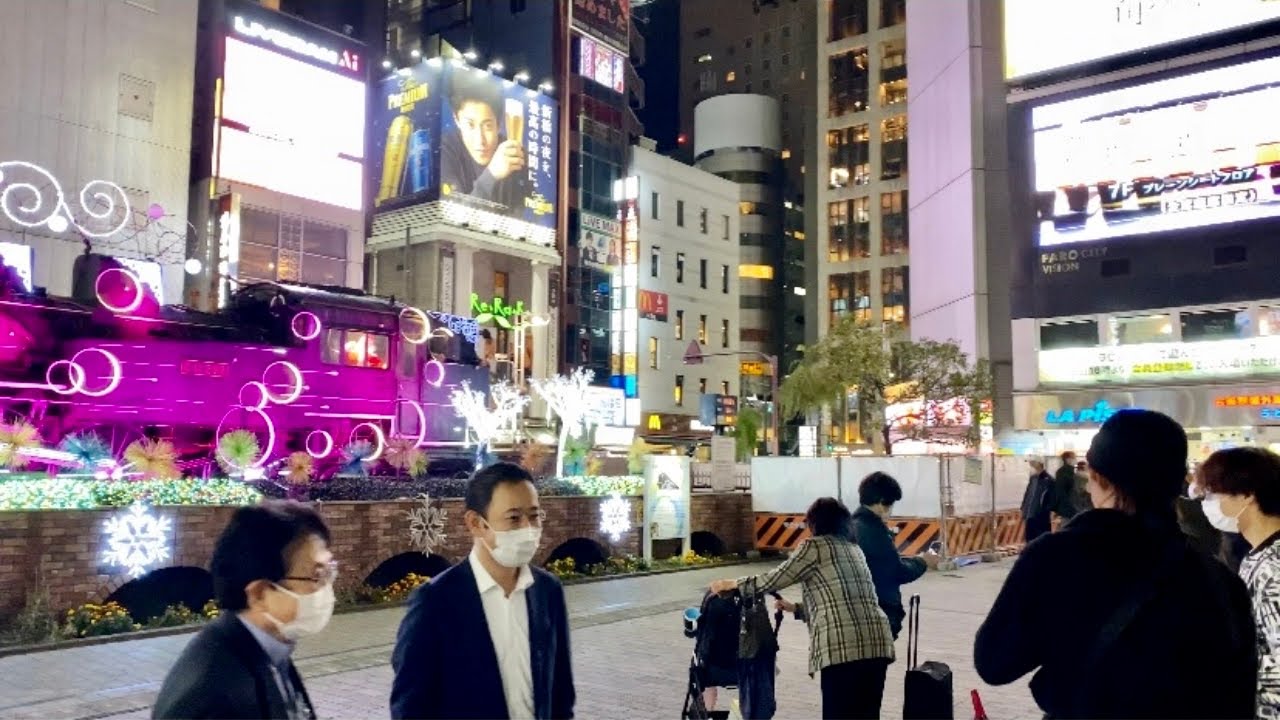 【4K】Tokyo Night Walk - Shiodome to Shimbashi, a few Christmas Lights (Dec.2021)