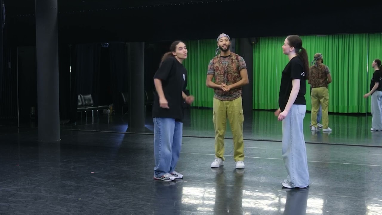 Dance Challenge #TogetherWeDance mit Dhélé, Alina & Viktoria | Welttanztag 29. April (Lernvideo)
