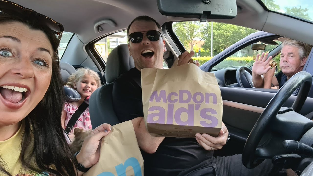 SOMMERFERIE 21☀️PÅ VEJ PÅ FERIE MED FAMILIEN & MCDONALD'S MAD🍔