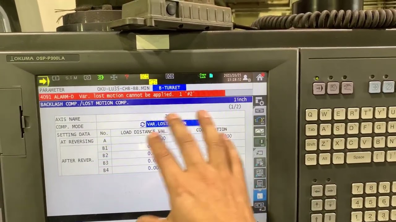 Okuma OSP-P300LA: Cómo compensar BACKLASH en vez de LOST of MOTION (FIXED BACKLASH/VAR.LOST MOTION)